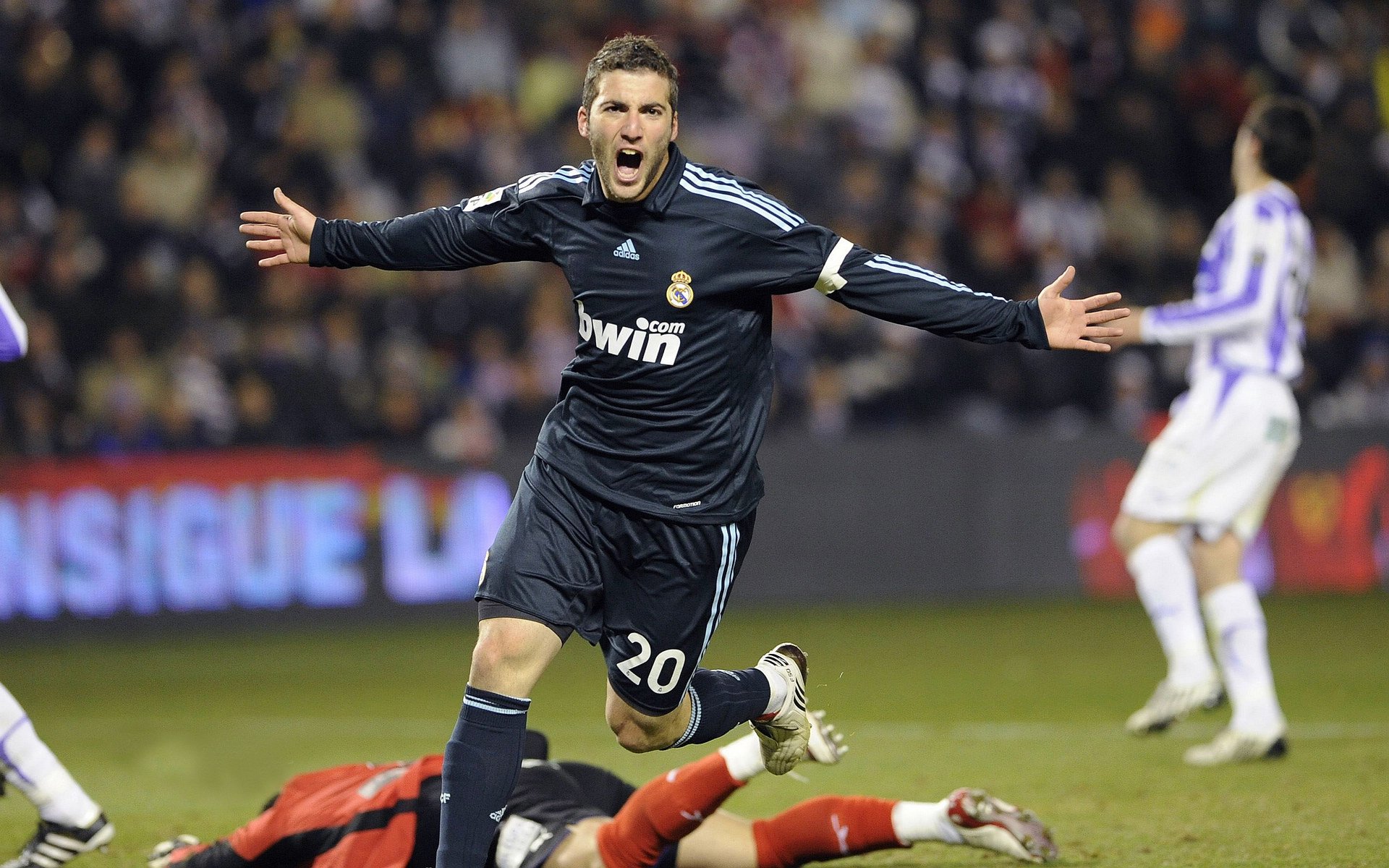 绝境中的艺术,蒂亚戈高光时刻照亮利物浦乌拉圭式绝杀